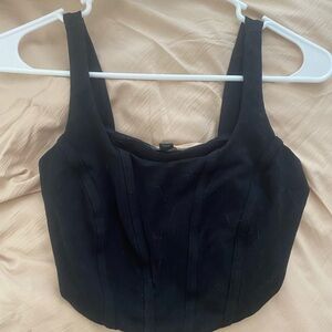 Black ribbed crop top! 🖤